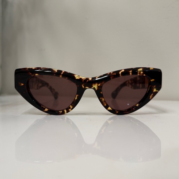 Bottega Veneta Brown Tortoise Cat-Eye Sunglasses main image 7
